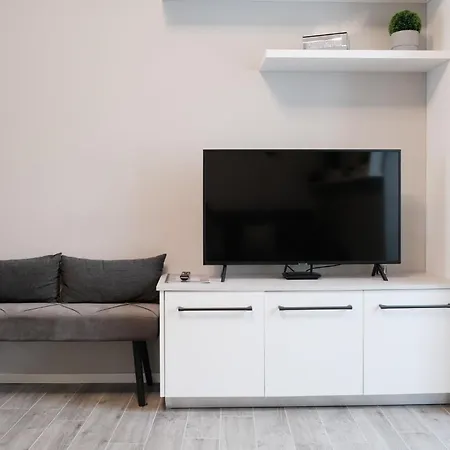 Apartament Lakeside Bliss With Free Parking