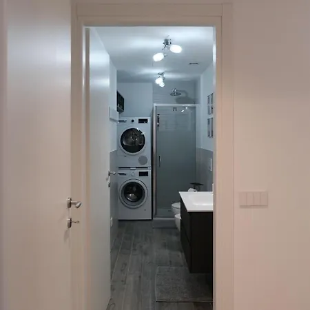 Apartamento Lakeside Bliss With Free Parking *