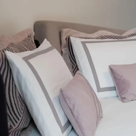 Apartamento Lakeside Bliss With Free Parking