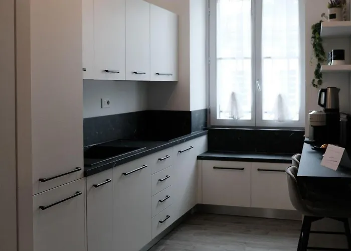 Apartamento Lakeside Bliss With Free Parking