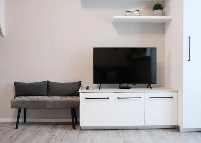 Apartamento Lakeside Bliss With Free Parking