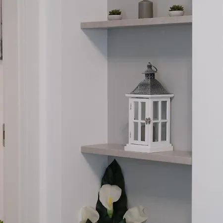 Lejlighed Lakeside Bliss With Free Parking Como