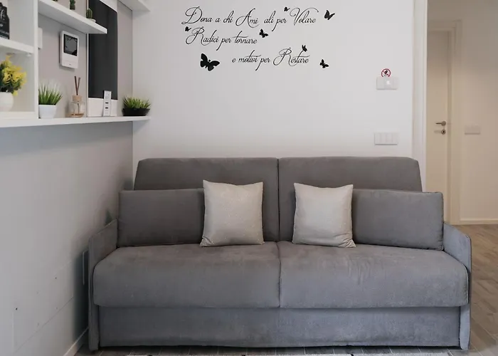 Lakeside Bliss With Free Parking *